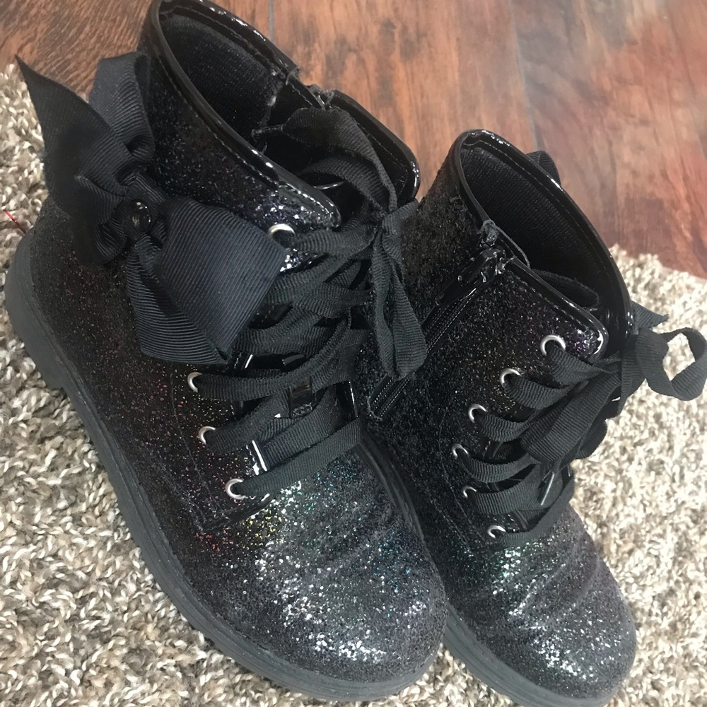 Jojo boots size 1